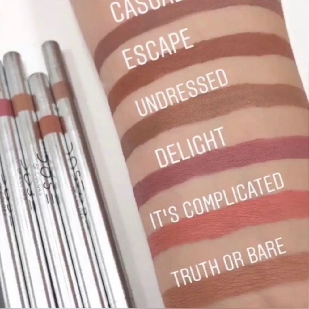 Duo Dose of Colors Lip Liners in Shades It’s Complicated & Truth or Bare NIB’s